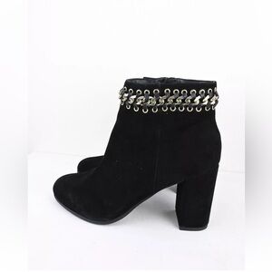 Stunning EUC Kurt Geiger Black suede Ankle Boots with Chain Detail
